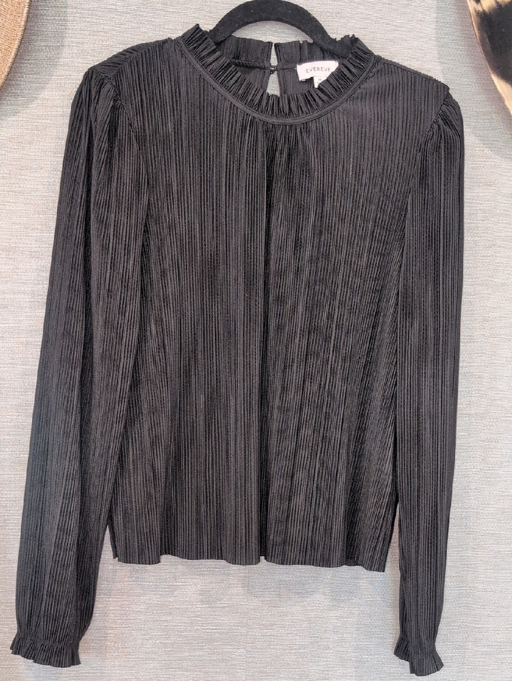 Evereve Black Pleated Ruffle-Trim Long Sleeve Top